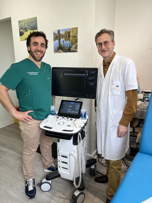 travail en équipe avec un chirurgien plasticien