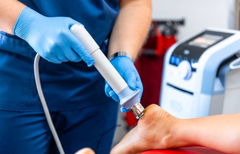 Docteur Lionel Benamran Chirurgien Orthopédiste pied/cheville spécialisé en Echo Chirurgie.