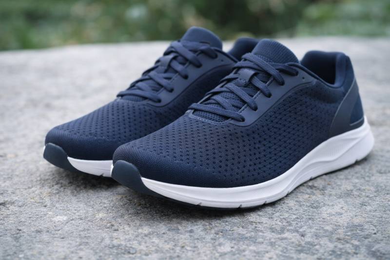 chaussures avec un avant-pied large pour soulager le Morton